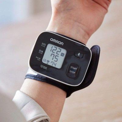 OMRON RS3 Intelli IT апарат за кръвно на китка